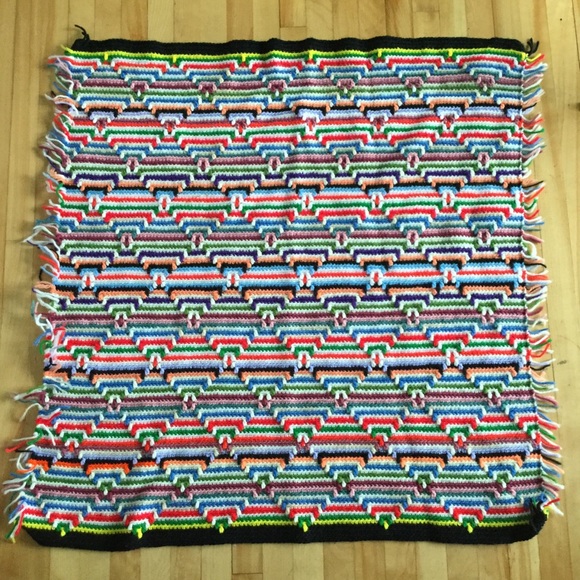 ‼️SOLD‼️Vintage Handmade Crochet Throw - Picture 4 of 7